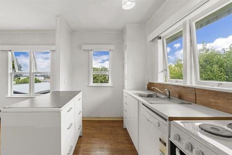 Photo of property in 13 Bruce Road, Glenfield, Auckland, 0629