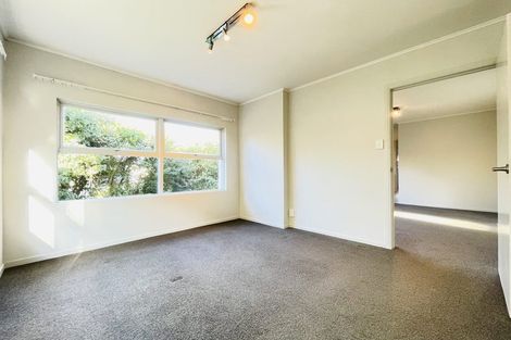 Photo of property in 9 Seaview Road, Castor Bay, Auckland, 0620