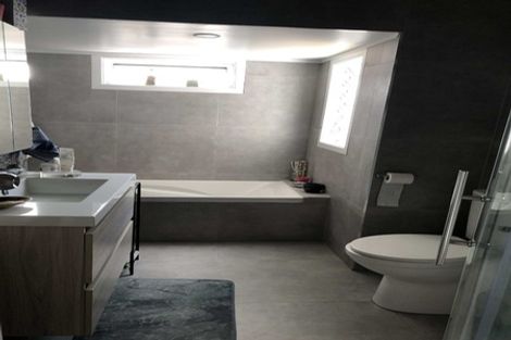 Photo of property in 1/46 College Road, Northcote, Auckland, 0627