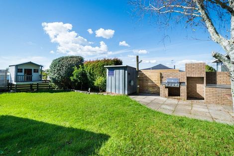 Photo of property in 21 Hepburn Road, Glendene, Auckland, 0602