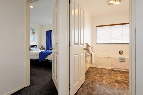 Photo of property in 157c Colwill Road, Massey, Auckland, 0614