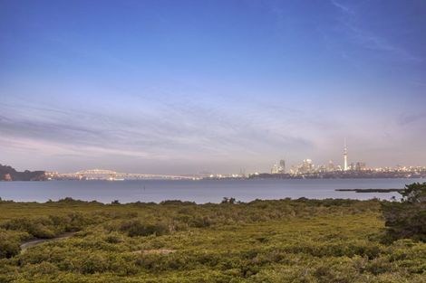 Photo of property in 1/44 Rewarewa Road, Te Atatu Peninsula, Auckland, 0610