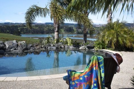 Photo of property in 169 Broomfields Road, Whitford, Howick, 2571