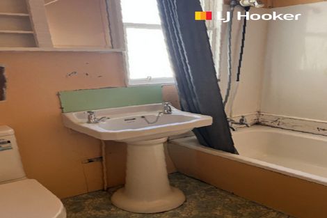 Photo of property in 74 Hargest Crescent, Saint Clair, Dunedin, 9012