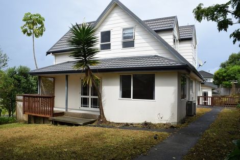 Photo of property in 13 Noel Williams Place, Windsor Park, Auckland, 0630