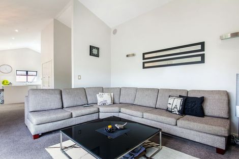 Photo of property in 17 Cinnabar Place, Westgate, Auckland, 0614