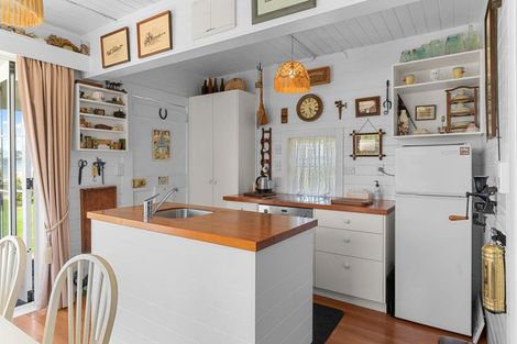 Photo of property in 32 Komiti Road, Tinopai, 0593