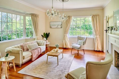 Photo of property in 2 Dillon Street, Lowry Bay, Lower Hutt, 5013