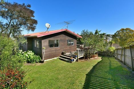 Photo of property in 2/88 Athena Drive, Totara Vale, Auckland, 0629