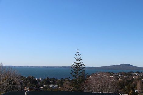 Photo of property in 8 Beacon Avenue, Campbells Bay, Auckland, 0630