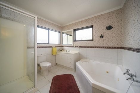 Photo of property in 16 Ashford Avenue, Hokowhitu, Palmerston North, 4410