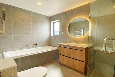 Photo of property in 37a Forrest Hill Road, Milford, Auckland, 0620