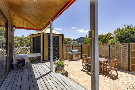 Photo of property in 14 Muscat Place, Henderson, Auckland, 0612