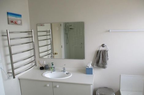 Photo of property in 4 Karaka Street, Otaki Beach, Otaki, 5512