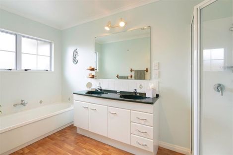 Photo of property in 3 Harry Shaw Way, Raumati South, Paraparaumu, 5032