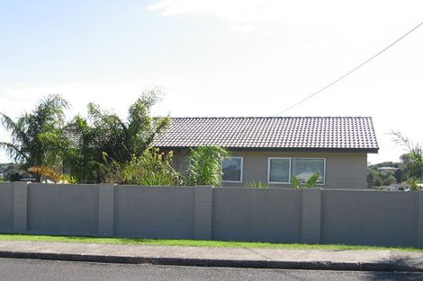 Photo of property in 66 Woodlands Crescent, Browns Bay, Auckland, 0630