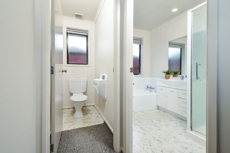 Photo of property in 3 Kingroyal Lane, Hamilton East, Hamilton, 3216