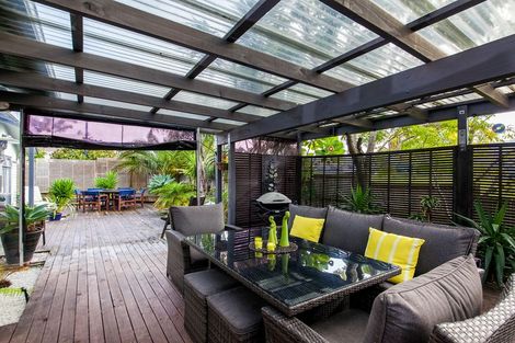 Photo of property in 17 Cinnabar Place, Westgate, Auckland, 0614
