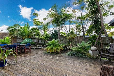 Photo of property in 17 Cinnabar Place, Westgate, Auckland, 0614