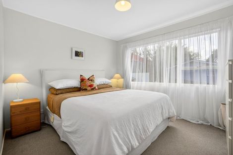 Photo of property in 2/47 Birkdale Road, Birkdale, Auckland, 0626