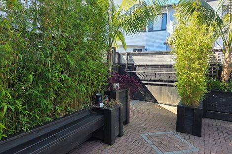 Photo of property in 11/2 Armoy Drive, East Tamaki, Auckland, 2016