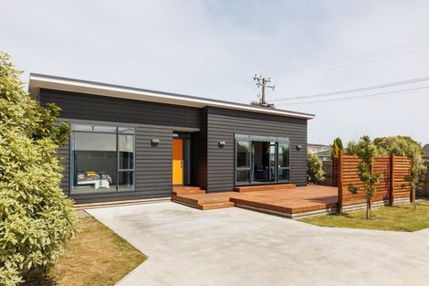 Photo of property in 35 Fairs Road, Milson, Palmerston North, 4414