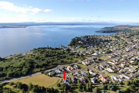 Photo of property in 43 Kinder Street, Acacia Bay, Taupo, 3330