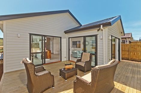 Photo of property in 30 Windlass Street, Long Bay, Auckland, 0630