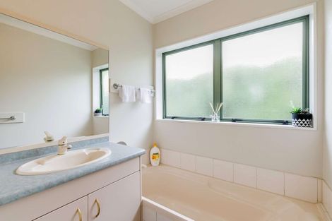 Photo of property in 23 George Crescent, Buckland, Pukekohe, 2677