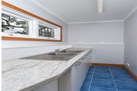 Photo of property in 24 Howard Road, Northcote, Auckland, 0627