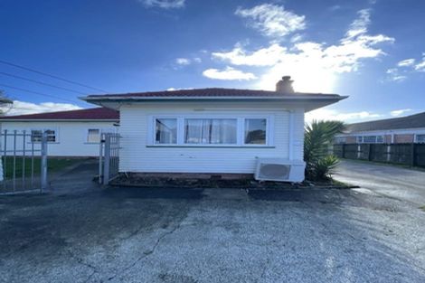 Photo of property in 33 Earlsworth Road, Mangere East, Auckland, 2024