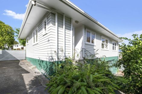 Photo of property in 34 Blease Street, New Lynn, Auckland, 0600