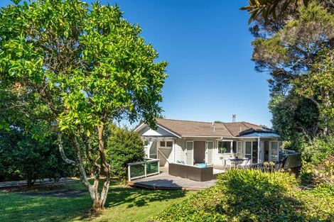Photo of property in 10 Brunton Place, Glenfield, Auckland, 0629