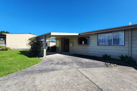 Photo of property in 71 Mcfarlane Street, Oakura, 4314