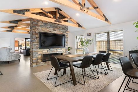 Photo of property in 15 Leicester Street, Jacks Point, 9371