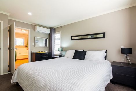 Photo of property in 17 Cinnabar Place, Westgate, Auckland, 0614