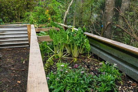 Photo of property in 812 West Coast Road, Oratia, Auckland, 0604