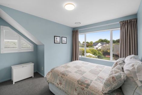 Photo of property in 33 Glenburn Place, Avonhead, Christchurch, 8042