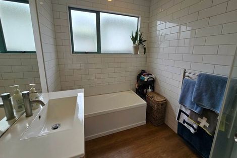 Photo of property in 21 Robinia Place, Snells Beach, 0920