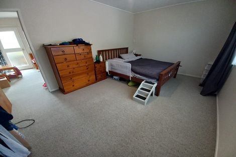Photo of property in 15 La Perouse Street, Botany Downs, Auckland, 2010
