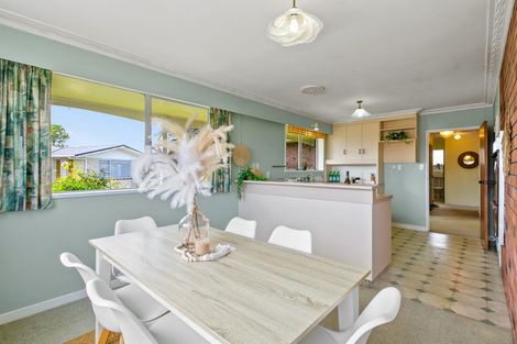 Photo of property in 7 Bushview Place, Upper Vogeltown, New Plymouth, 4310