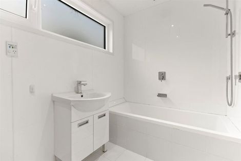 Photo of property in 255 Fernhill Road, Sunshine Bay, Queenstown, 9300