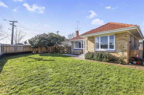 Photo of property in 2 Old Farm Road, Hamilton East, Hamilton, 3216