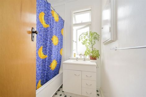 Photo of property in 77 Hillcrest Drive, Kelvin Grove, Palmerston North, 4414