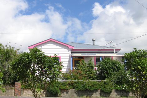 Photo of property in 15 Shoal Bay Road, Devonport, Auckland, 0624