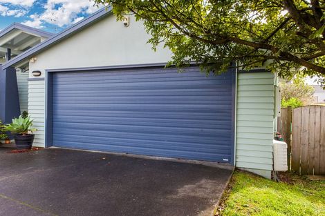 Photo of property in 17 Cinnabar Place, Westgate, Auckland, 0614