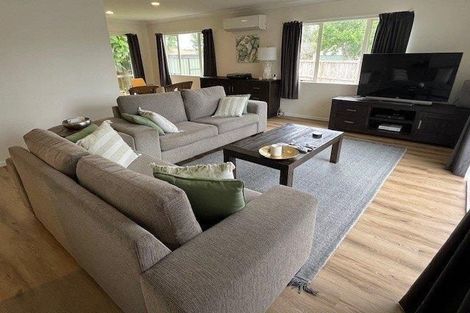 Photo of property in 28 Craigavon Drive, East Tamaki, Auckland, 2013