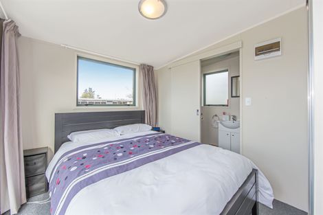 Photo of property in 20 Rangimaarie Crescent, Snells Beach, 0920