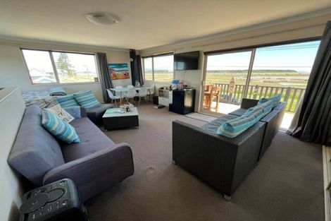 Photo of property in 7 Carter Crescent, Foxton Beach, Foxton, 4815