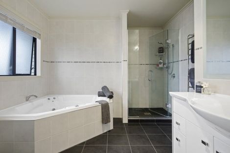 Photo of property in 11 Sangam Place, Pukekohe, 2120